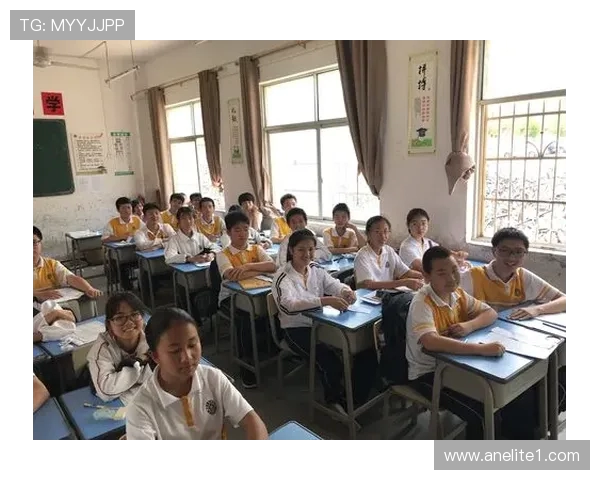 韩硕的成长之路：从青涩少年到职场精英的奋斗故事